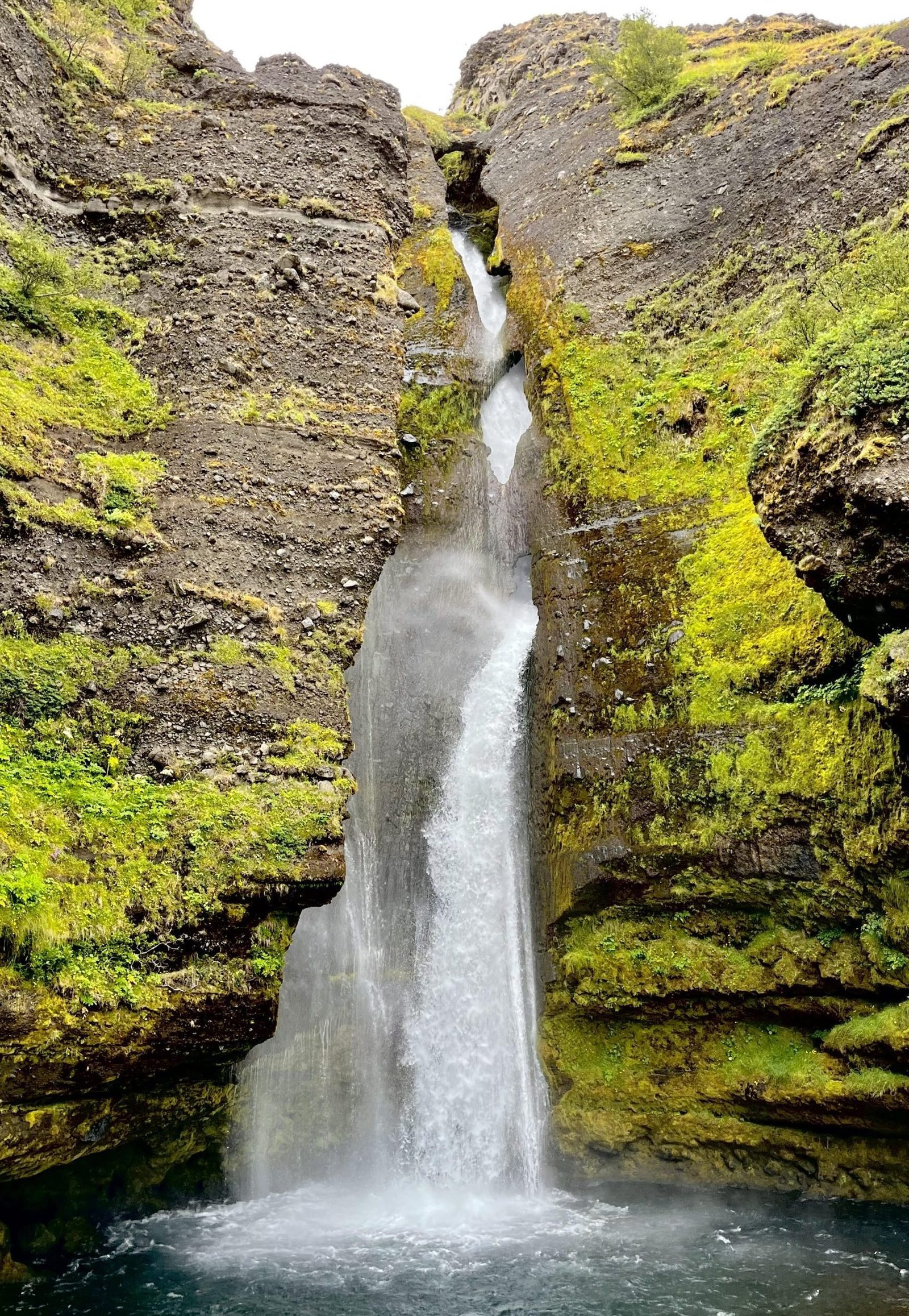 gluggafoss-cascada-islandia Dos semanas por Islandia, ruta completa - Ring Road y Fiordos del Oeste