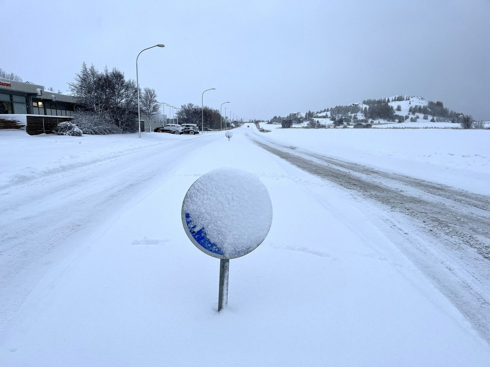 conducir en islandia en invierno