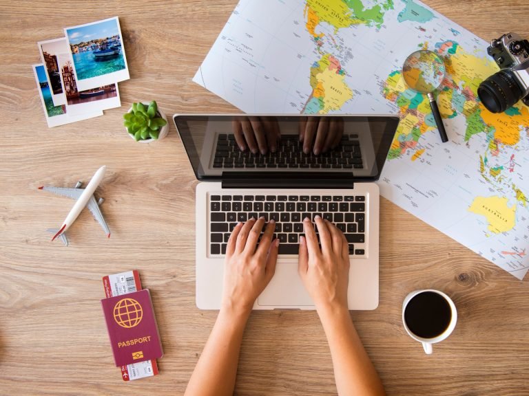 trabajando con portatil