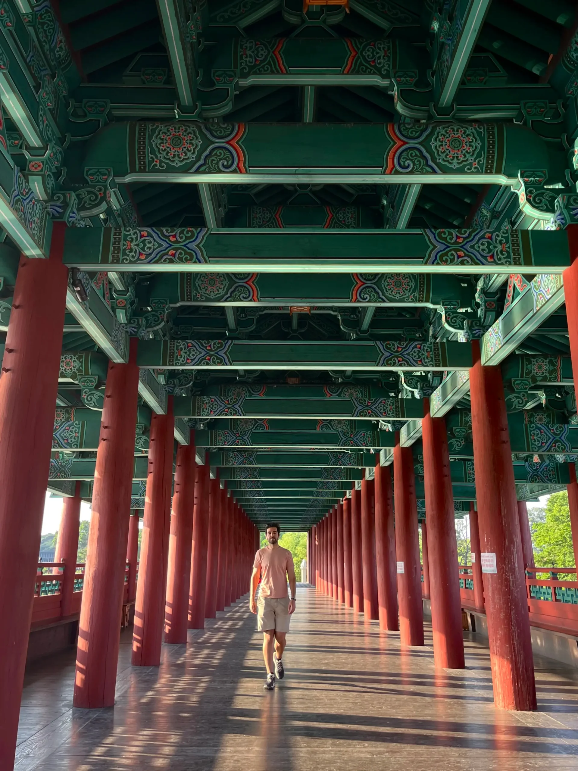 interior de madera del puente Woljeonggyo