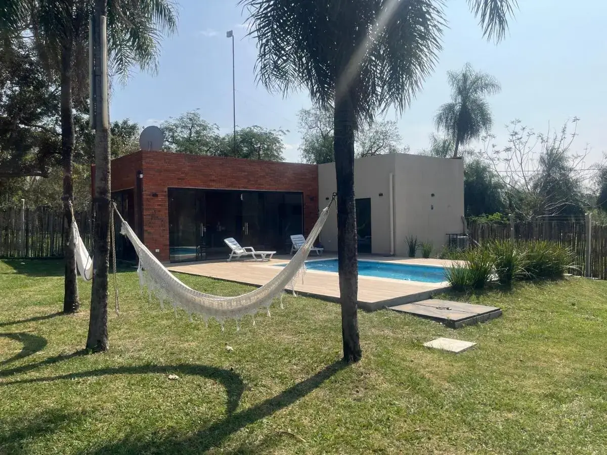 hoteles con piscina sanber