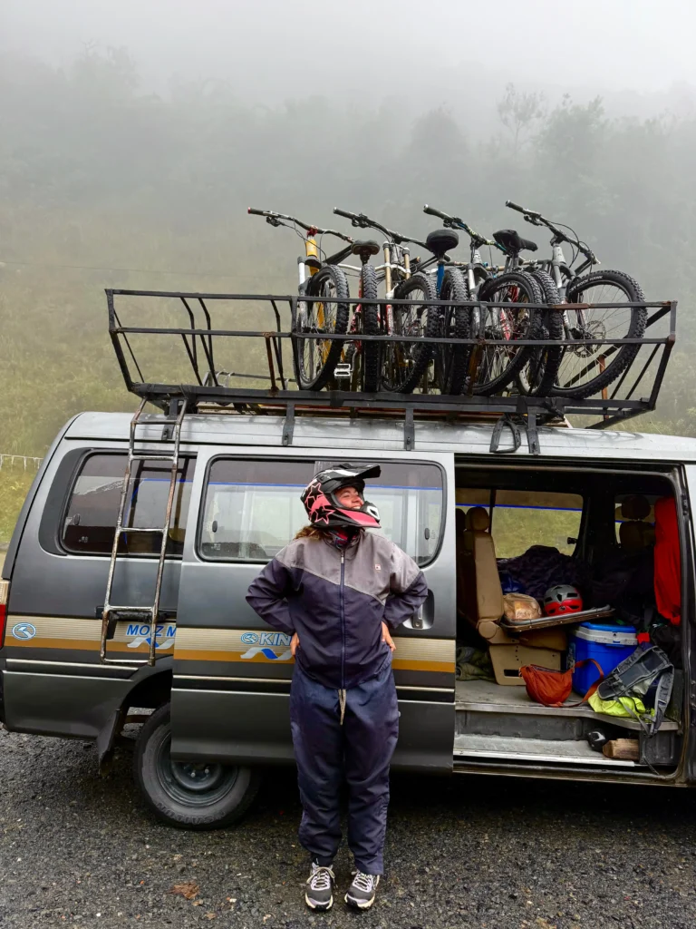 tours-la-paz-bicicleta bicicletas para descender la carretera de al muerte en Bolivia