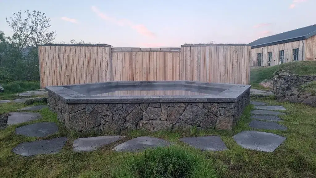 mejor hotel para ver auroras borales en Islandia