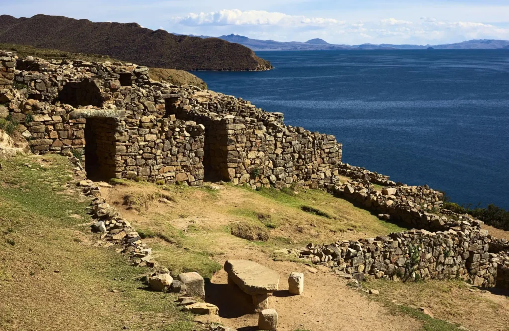 que-hacer-la-paz-copacabana ruinas isla del sol