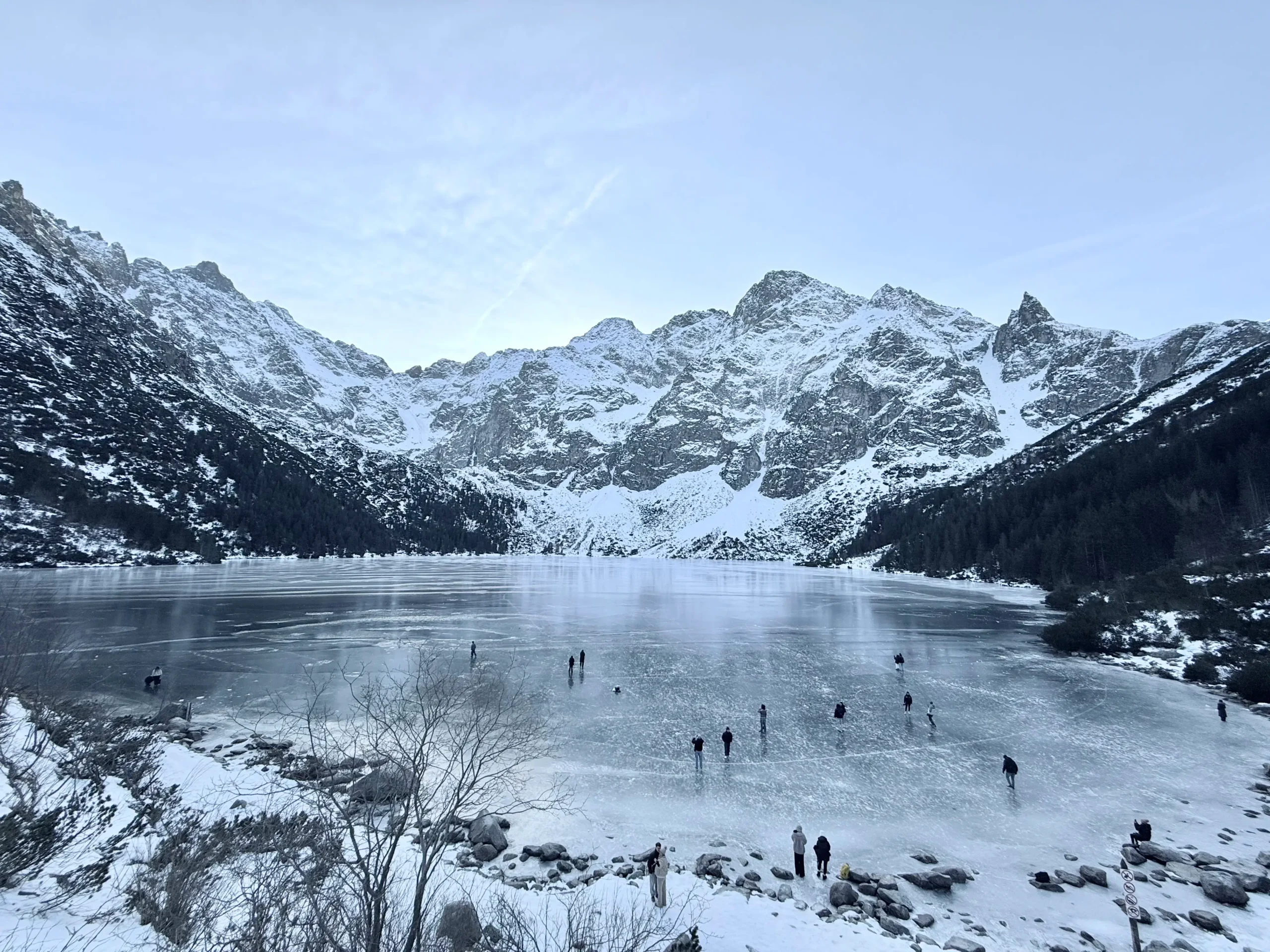 Morskie-Oko-lago- Lago Morskie Oko congelado