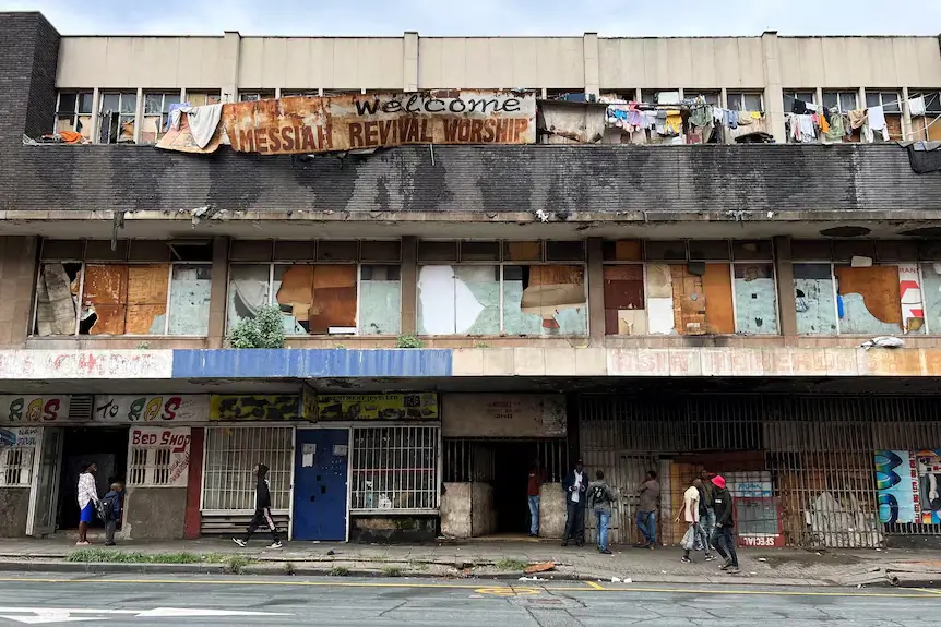 johannesburgo-barrio-evitar casas en ruinas